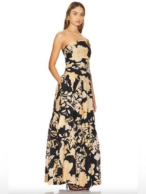 maiori strapless tiered maxi dress maiori strapless tiered maxi dress Yahir Strapless Maxi Dress | Navy